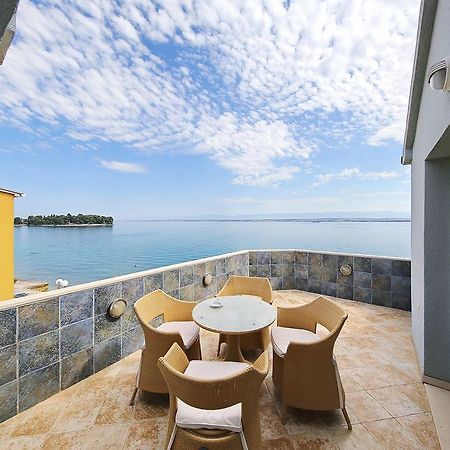 Punta Preko Apartments Buitenkant foto